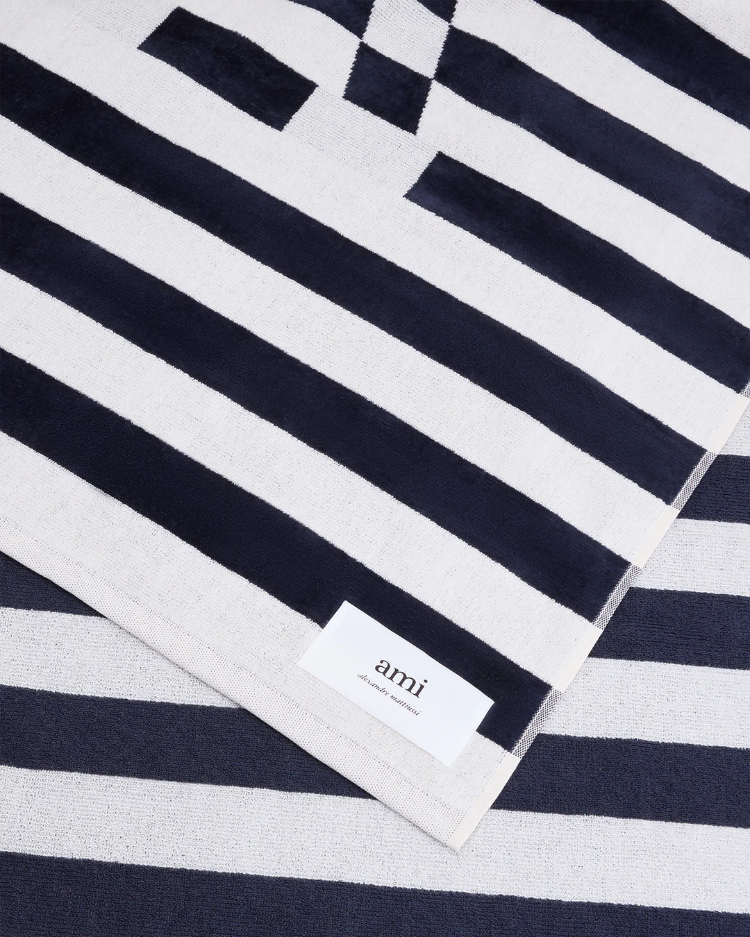 UTW937.AW0080_c55a55cd-3655-44a5-a8b3-e2ee33dae7e3