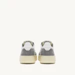 SNEAKERS-MEDALIST-LOW-IN-PELLE-E-SUEDE-BIANCA-E-GRIGIA-AUTRY_51451_dettaglio