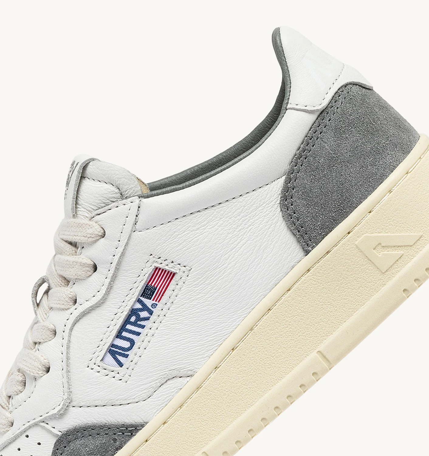 SNEAKERS-MEDALIST-LOW-IN-PELLE-E-SUEDE-BIANCA-E-GRIGIA-AUTRY_51454_dettaglio SNEAKERS-MEDALIST-LOW-IN-PELLE-E-SUEDE-BIANCA-E-GRIGIA-AUTRY_51454_dettaglio