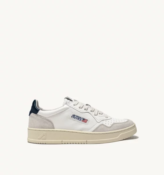 SNEAKERS-MEDALIST-LOW-IN-SUEDE-E-PELLE-BIANCA-E-BLUE-AUTRY_4118_dettaglio