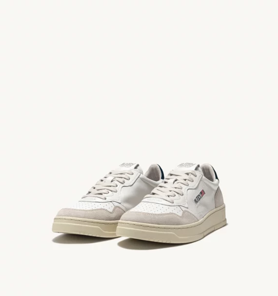 SNEAKERS-MEDALIST-LOW-IN-SUEDE-E-PELLE-BIANCA-E-BLUE-AUTRY_41690_dettaglio