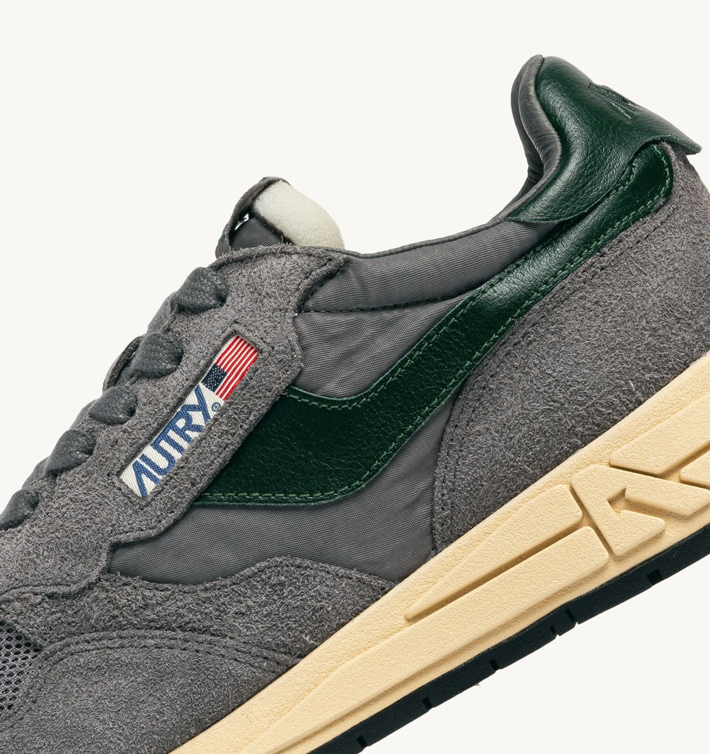 sneakers_reelwind_low_in_nylon_suede_e_pelle_mountain_e_night_owl_840910_dettaglio_17_20250515091900 sneakers_reelwind_low_in_nylon_suede_e_pelle_mountain_e_night_owl_840910_dettaglio_17_20250515091900