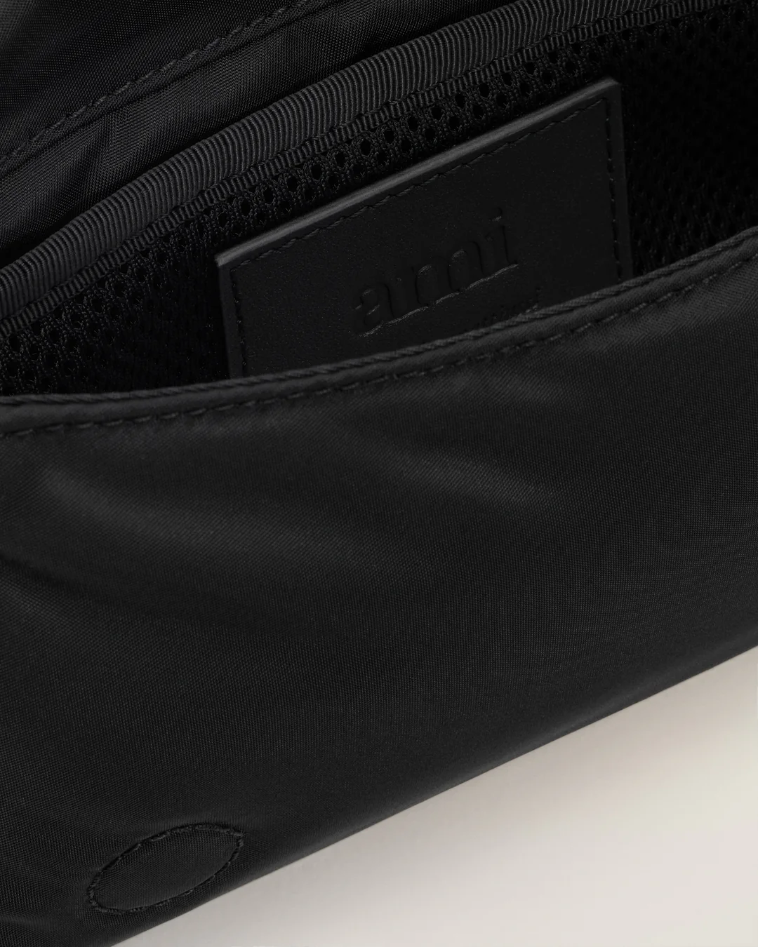 ULL710.AW0001_69690898-f783-4ef2-a35c-10c4f9d73e19