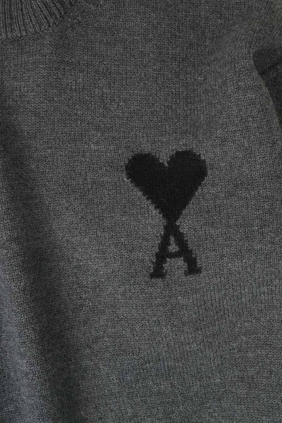 AMIPARIS_PULL_COL_CHEMINE_AMIDE_COEUR_GRIS_CHINE_ET_NOIR_001