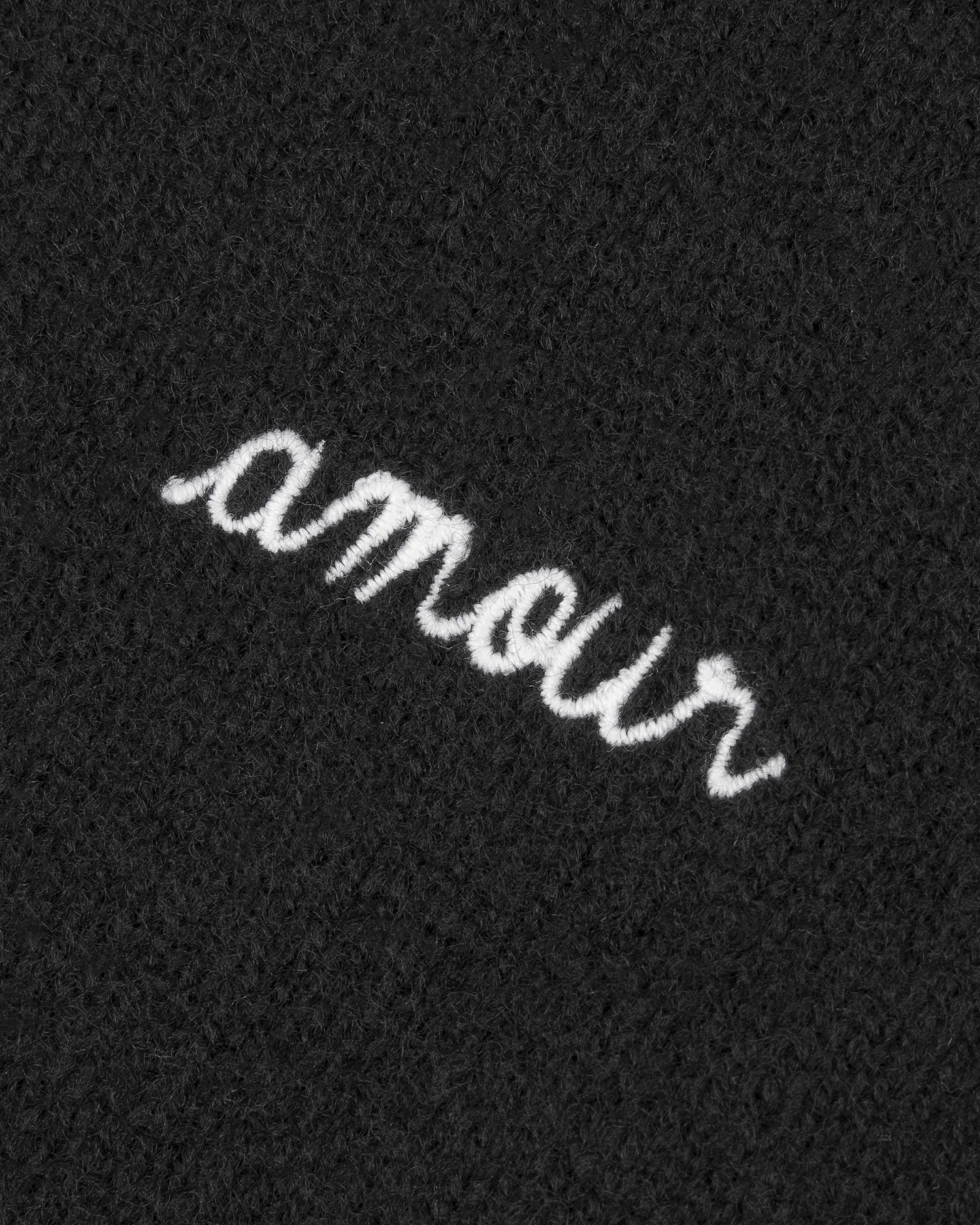 YMDELEPINEAMOUR-BLACK-3_1872cc04-f61d-4bde-8e11-69a77cbfcbf1_1800x1800