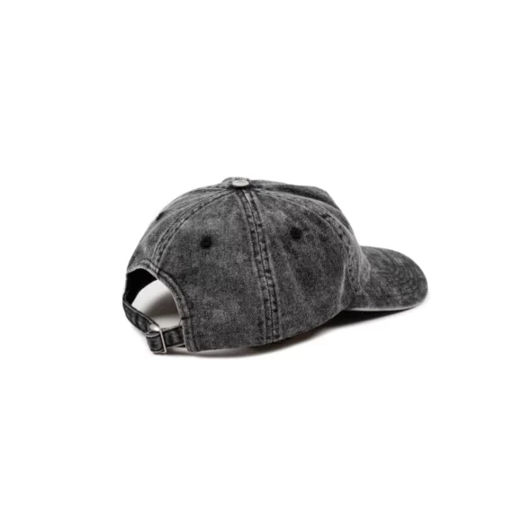 caps-lips-bleach-black-back_fd8375c8-04b8-44dd-a68f-cdcf7077a8af